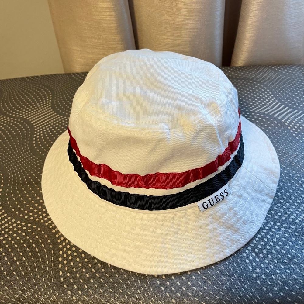 Guess hat - Picture 2 of 4